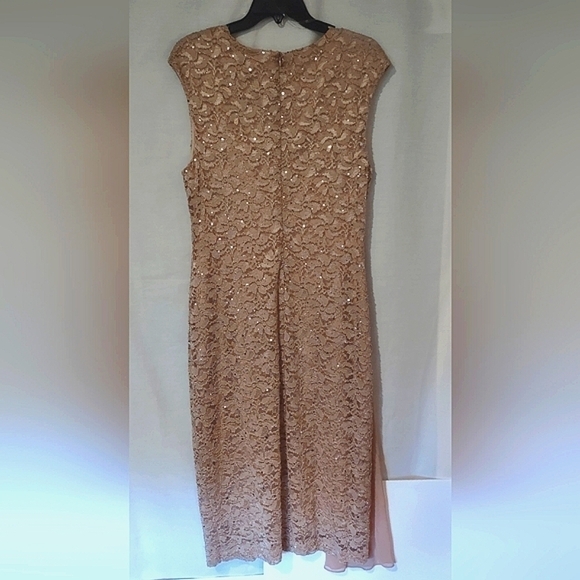 Connected Sequin and Lace Cocktail Dress. Plus Size - Picture 4 of 12